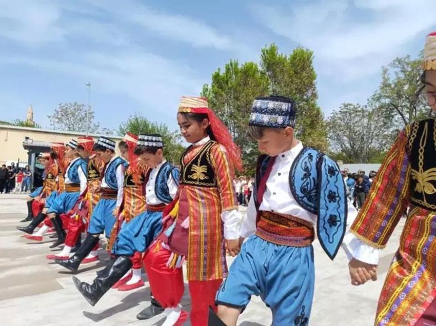 23 Nisan tüm yurtta coşkuyla kutlanıyor! İşte renkli görüntüler