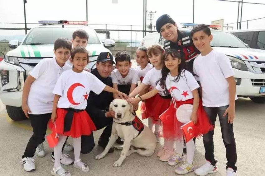 23 Nisan tüm yurtta coşkuyla kutlanıyor! İşte renkli görüntüler