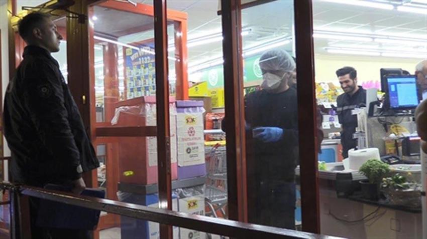 Markette kasiyerle tartıştı duruma müdahale eden müşteriyi bıçakladı