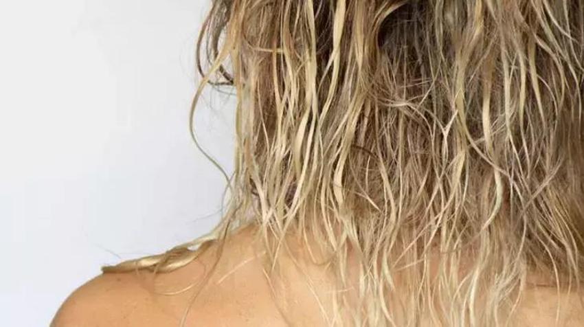 Her bir saç telini halat gibi sağlam yapıyor - 1 saat saç köklerinde bekletin: 15 günde kafadaki saçları çoğaltıyor