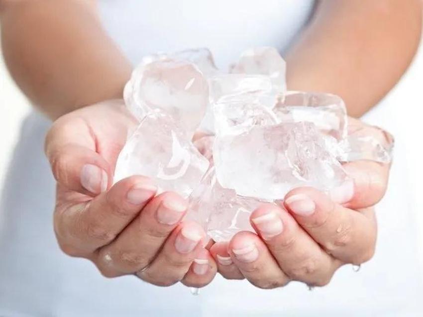 Bu yöntemle çarşaf ve çamaşırlar dümdüz oluyor - Ütü yapmak yok, sadece çamaşır makinesine kaşık kaşık ekleyin