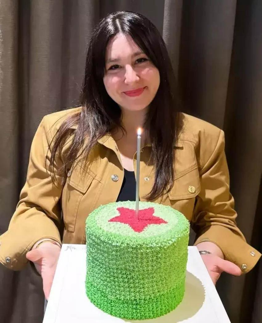 Yasemin Sakallıoğlu'nun yaş günü pastası tepki çekti! Açıklama geldi...