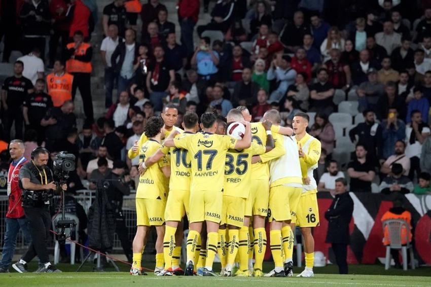 Dzeko ve Tadic, İsmail Kartal'ı parmağında oynatıyor: Hocam bu oyuncuları oynat