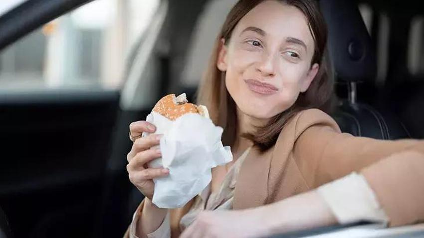 Hızlı yemenin vücutta yarattığı 5 tahribat