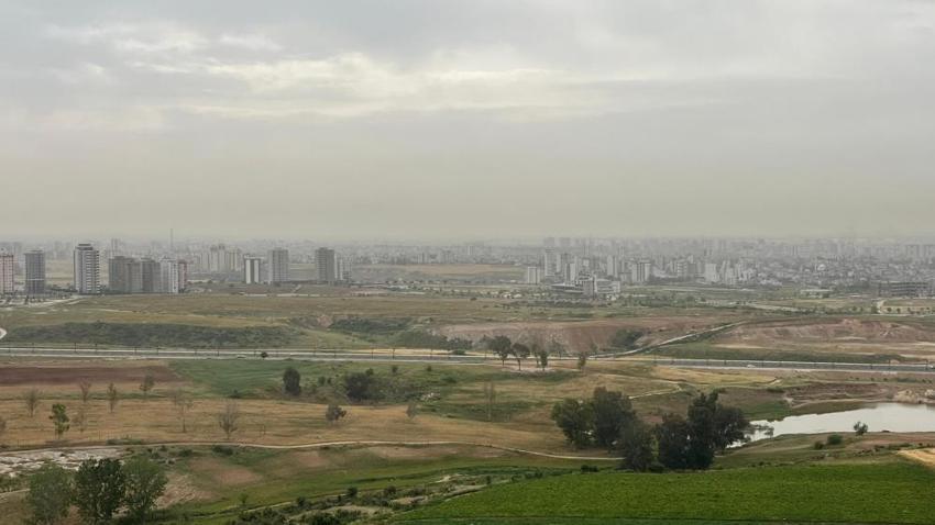 Adana'da çöl tozları etkili oluyor