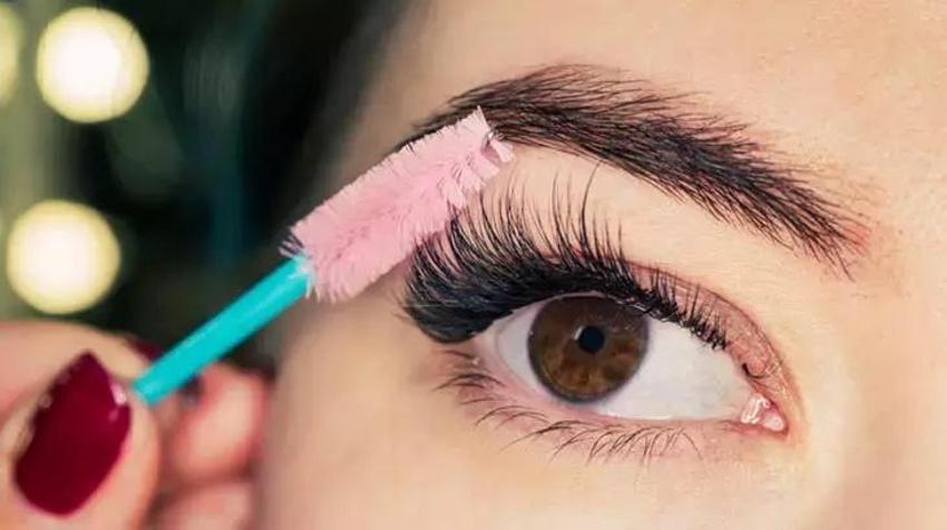Kaşıntıyla başladı, 22 yaşında gözünün rengi değişti! Meğer tek yaptığı şey gözünü kör etmiş