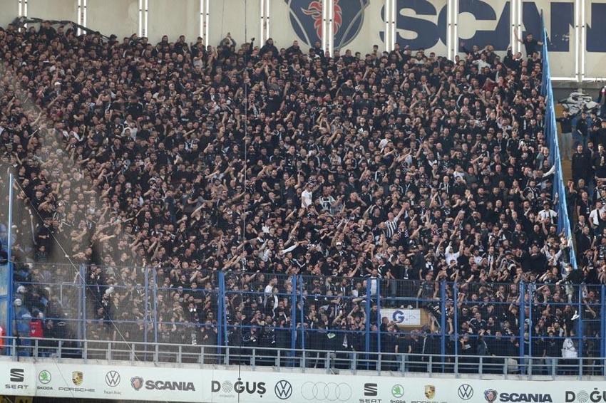 Fenerbahçe Beşiktaş derbisi 3 gol ve kırmızı kart vardı! 2-1