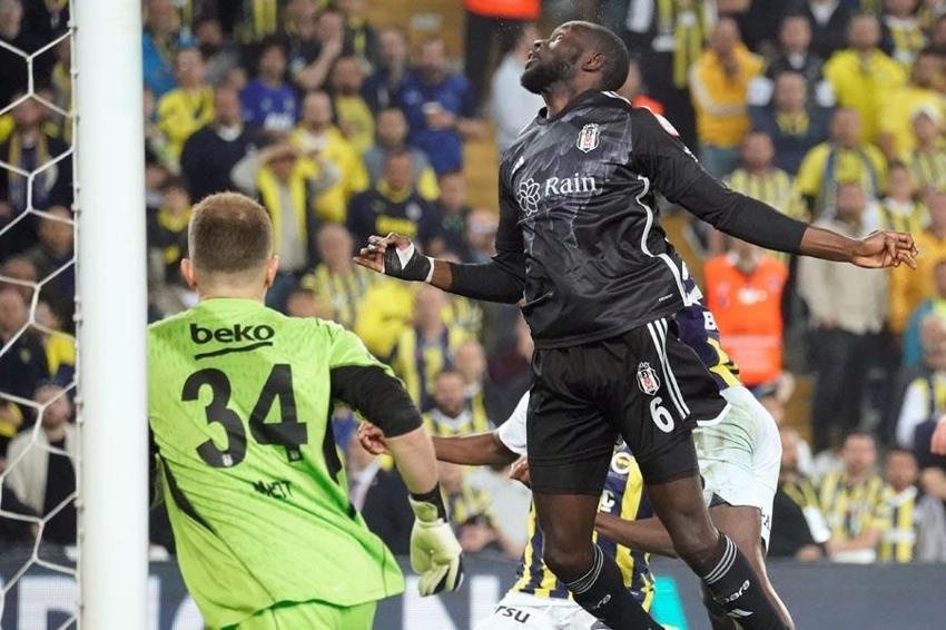 Fenerbahçe Beşiktaş derbisi 3 gol ve kırmızı kart vardı! 2-1