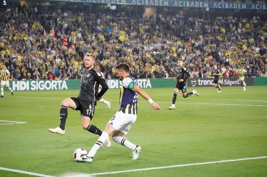 Fenerbahçe Beşiktaş derbisi 3 gol ve kırmızı kart vardı! 2-1