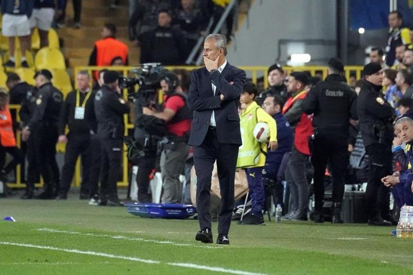 Fenerbahçe Beşiktaş derbisi 3 gol ve kırmızı kart vardı! 2-1