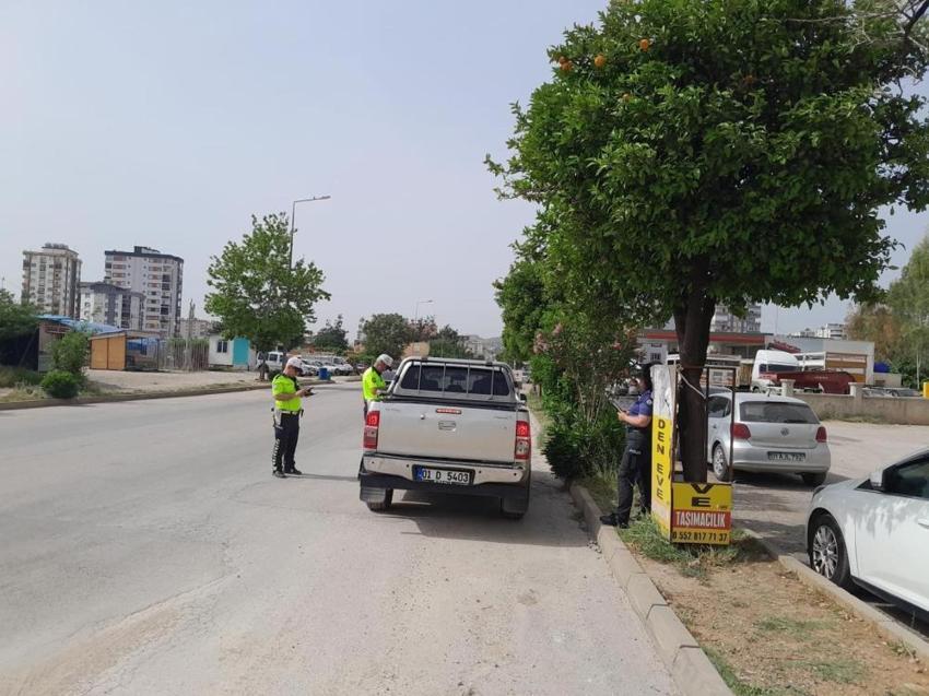 Adana'da trafik uygulaması: 33 araç ve 11 motosiklet trafikten men edildi