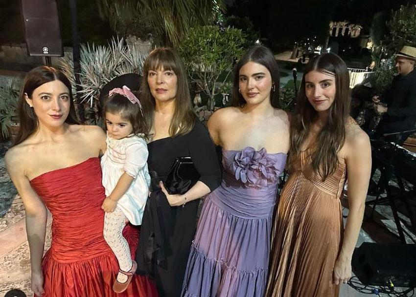 42 yıl… Tanıştığı ilk gece evlenme teklif etti: ‘Eminim bu gece bütün kızlara evlenme teklif ettin’
