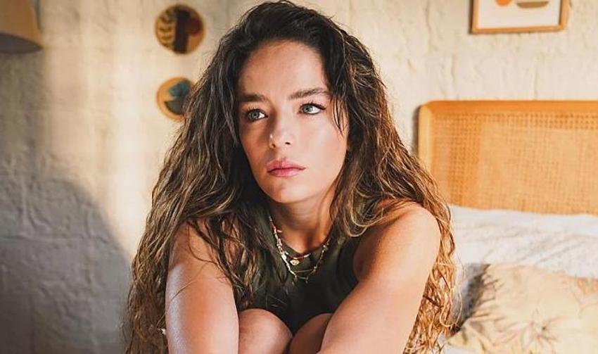 Aşk soruları gerdi! Buse Meral’in Aras Bulut İynemli cevabı: ‘Güzel. Her şey çok keyifli şu an’