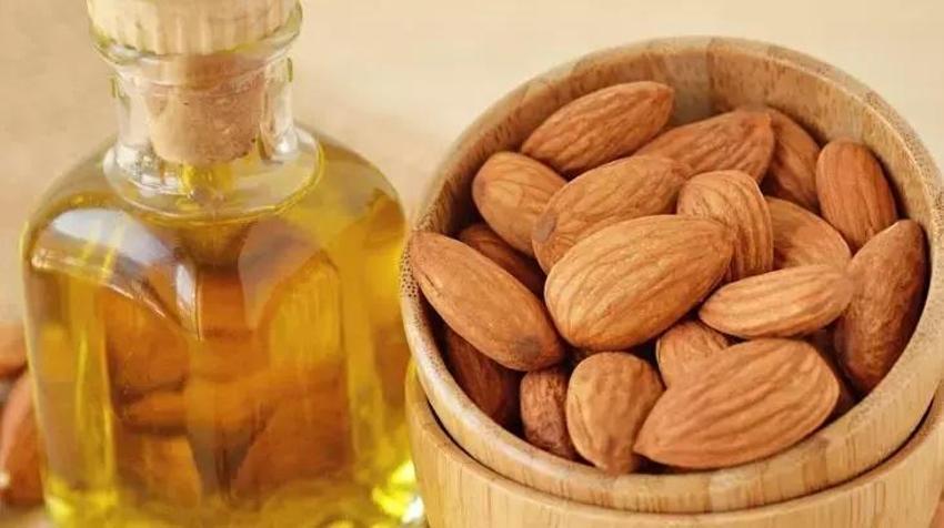 Doğduğundan beri göz altı morlukları vardı; çareyi o yağda buldu: "Tek bir morluk bırakmadı"