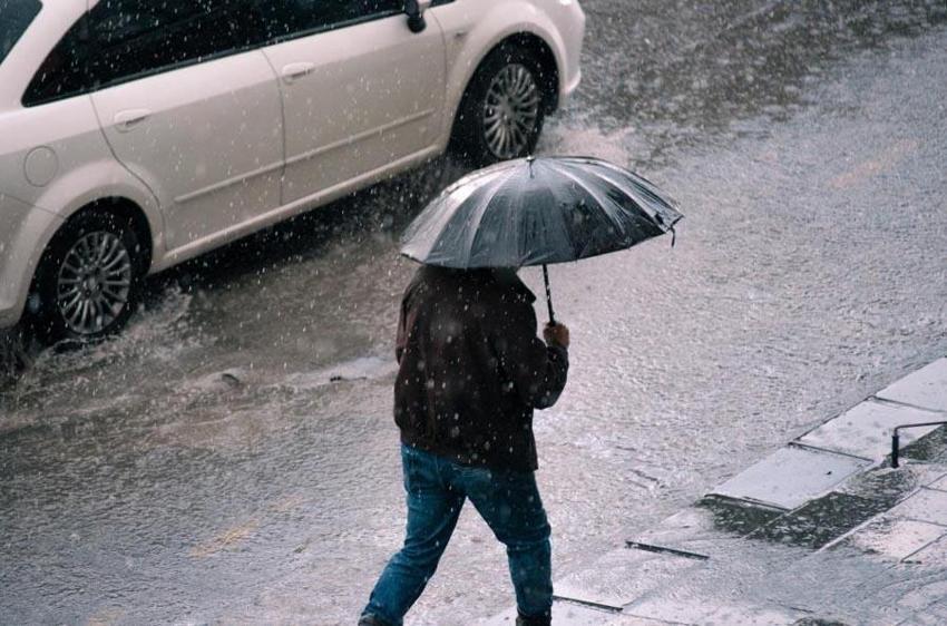 Kuvvetli yağış ve fırtına tüm yurdu etkisi altına aldı: Meteoroloji'den 20 ile sarı kodlu uyarı