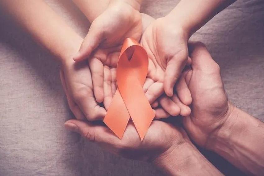 Kanserin ilk belirtisi dizlerde kendini gösteriyor: Eğer dizinizde bu hareket varsa...