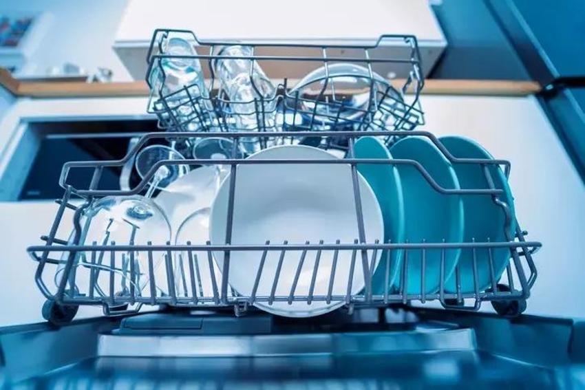 Bulaşık makinesi temizlemiyorsa nedeni bu olabilir - Makineden pırıl pırıl çıkmasını istiyorsanız işte püf noktalar
