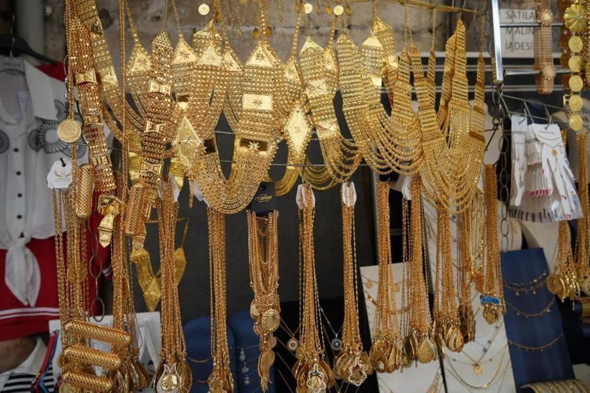 FED açıklaması sonrası altında düşüş devam ediyor