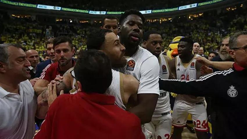 Fenerbahçe Beko - Monaco maçında skandal hareket! Ali Koç’un oğlu Kerim Rahmi Koç çılgına döndü