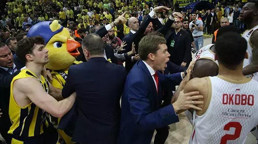 Fenerbahçe Beko - Monaco maçında skandal hareket! Ali Koç’un oğlu Kerim Rahmi Koç çılgına döndü