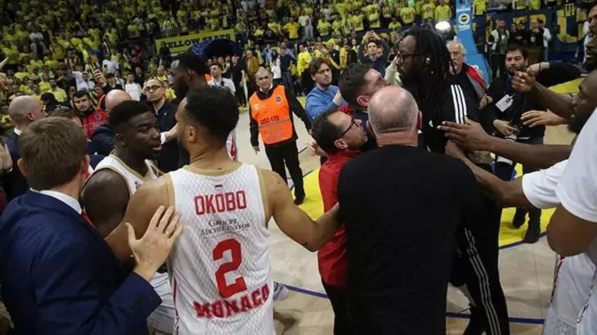 Fenerbahçe Beko - Monaco maçında skandal hareket! Ali Koç’un oğlu Kerim Rahmi Koç çılgına döndü