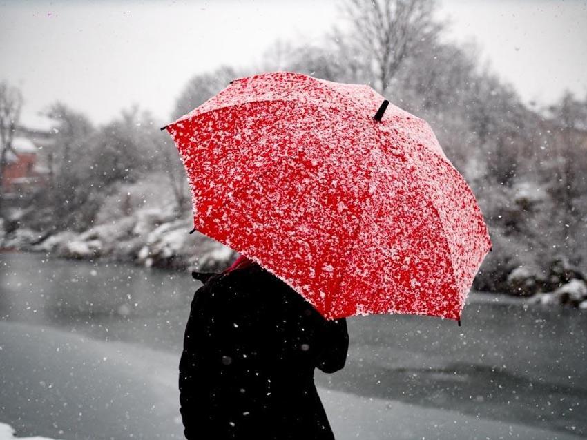 Ve kar geri döndü! Meteoroloji'den yeni uyarı geldi, 18 kent için alarm verildi: Kar, fırtına ve kuvvetli yağış son kez vuracak