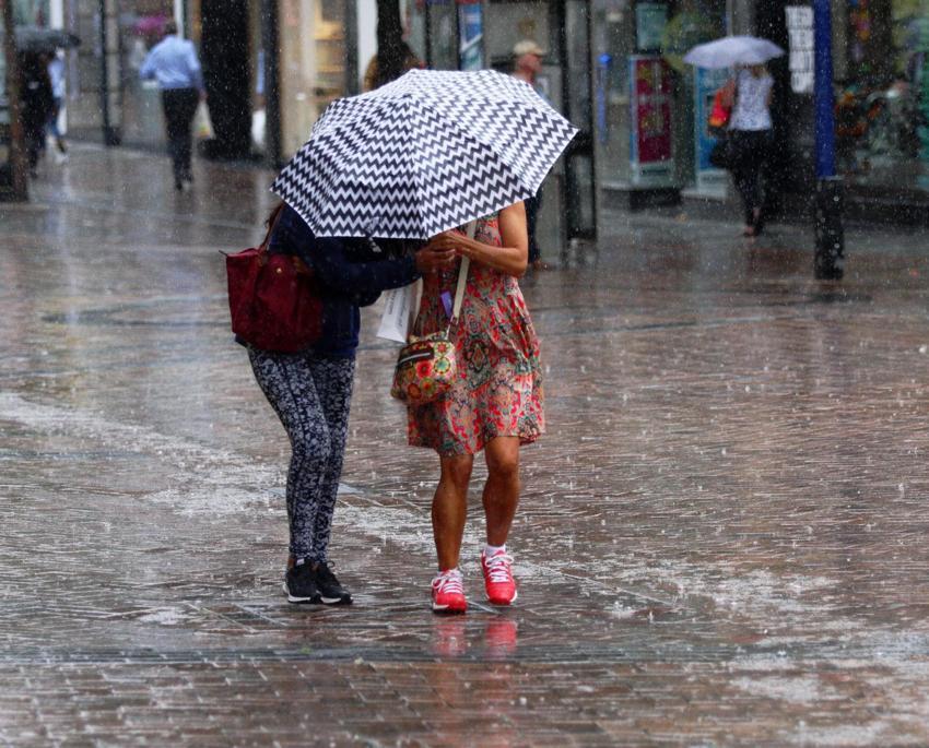 Ve kar geri döndü! Meteoroloji'den yeni uyarı geldi, 18 kent için alarm verildi: Kar, fırtına ve kuvvetli yağış son kez vuracak