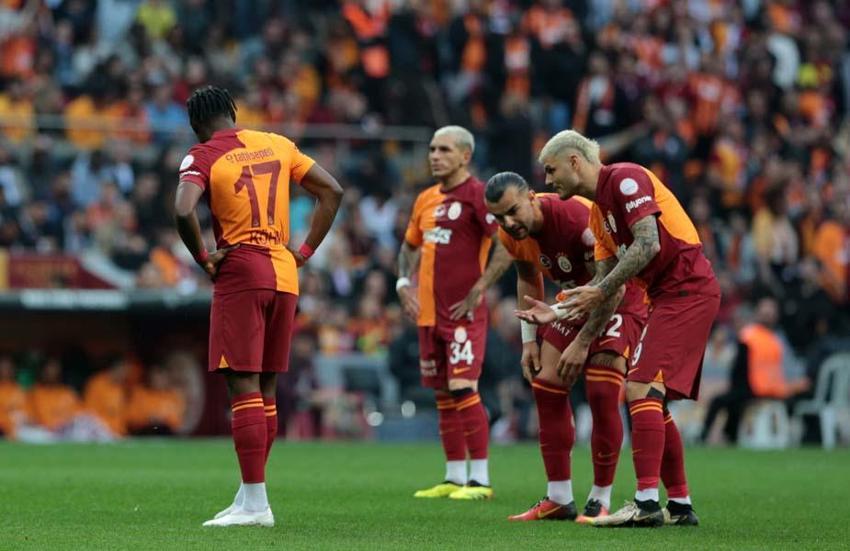 Galatasaray'da Okan Buruk'tan Bülent Uygun cevabı! 'Çok büyük kavga var'