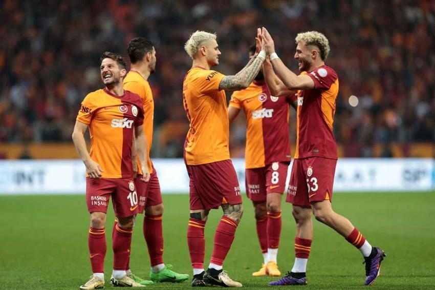 Galatasaray'da Okan Buruk'tan Bülent Uygun cevabı! 'Çok büyük kavga var'