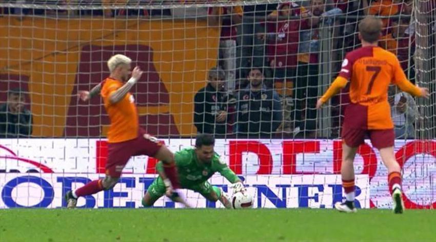 Galatasaray - Sivasspor maçına penaltı beklenen an, iptal edilen gol damga vurdu! Çarpıcı değerlendirme