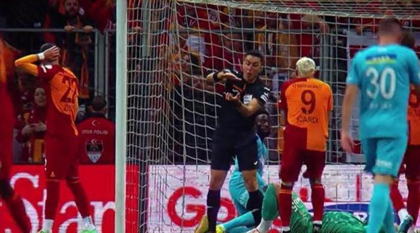 Galatasaray - Sivasspor maçına penaltı beklenen an, iptal edilen gol damga vurdu! Çarpıcı değerlendirme