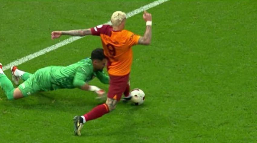 Galatasaray - Sivasspor maçına penaltı beklenen an, iptal edilen gol damga vurdu! Çarpıcı değerlendirme
