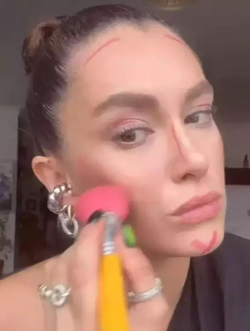 Hande Doğandemir kendini tutamadı: 'Önce terbiyeli olacaksın'