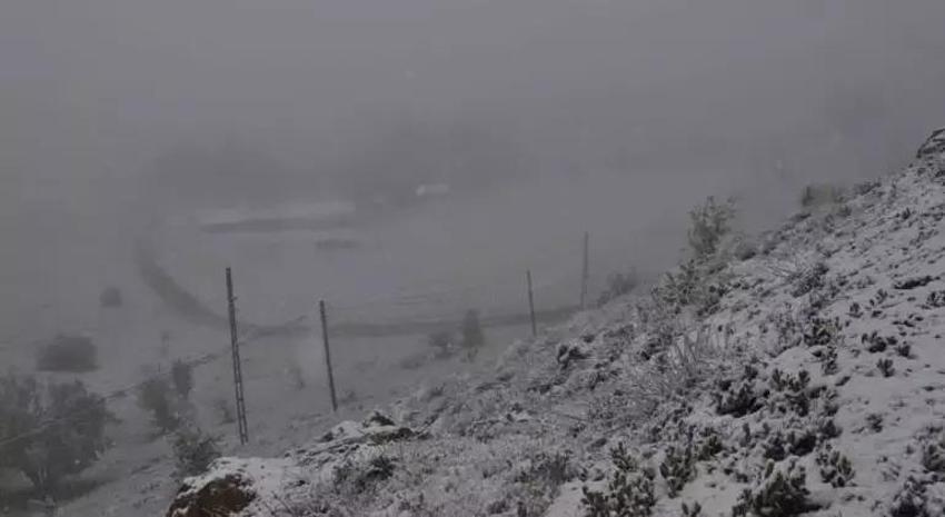 Ve kar geri döndü! Meteoroloji'den yeni uyarı geldi, 18 kent için alarm verildi: Kar, fırtına ve kuvvetli yağış son kez vuracak