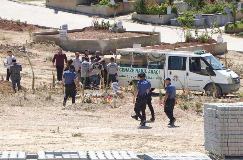 ABD'de ölü bulunan fenomen ile ilgili flaş gelişme! Mezardan çıkarıldı