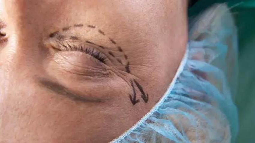 50 yaşındaki kadının inanılmaz değişimi! Gören 20 yaşında sanıyor