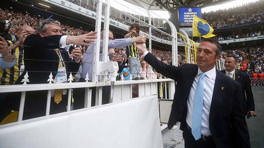 Fenerbahçe'nin yeni hocasını açıkladı! Takımdan kovulmuştu, dünyaca ünlü teknik adam yeniden geliyor