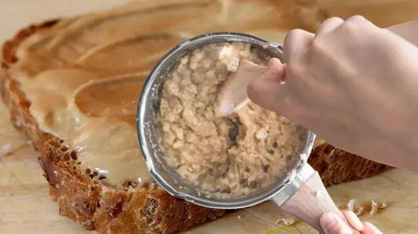 Yeni mahsül çıktı: 3 malzemeyle evde fıstık ezme yapmak kolaylaştı!