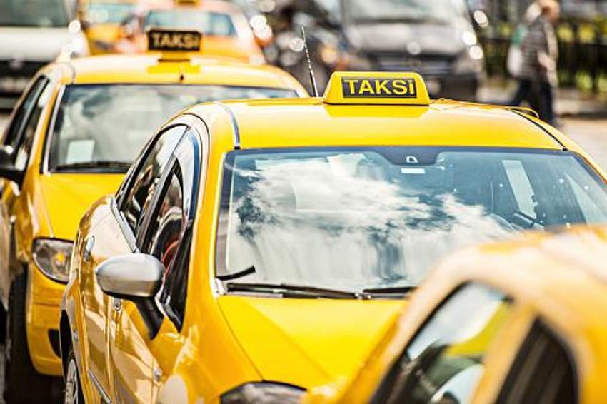 Taksi plakası borsası! Yarım saatte 375 bin lira fark oluşuyor, SMS ile satmaya çalışıyorlar