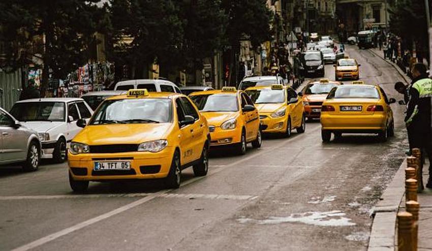 Taksi plakası borsası! Yarım saatte 375 bin lira fark oluşuyor, SMS ile satmaya çalışıyorlar