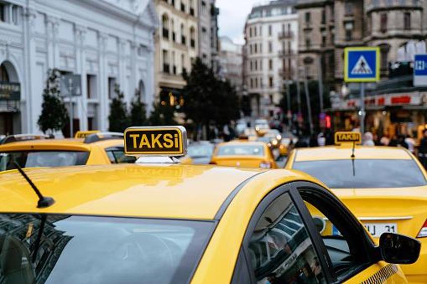 Taksi plakası borsası! Yarım saatte 375 bin lira fark oluşuyor, SMS ile satmaya çalışıyorlar