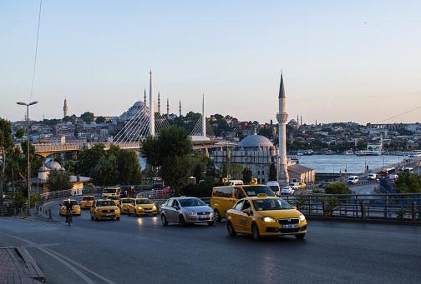 Taksi plakası borsası! Yarım saatte 375 bin lira fark oluşuyor, SMS ile satmaya çalışıyorlar