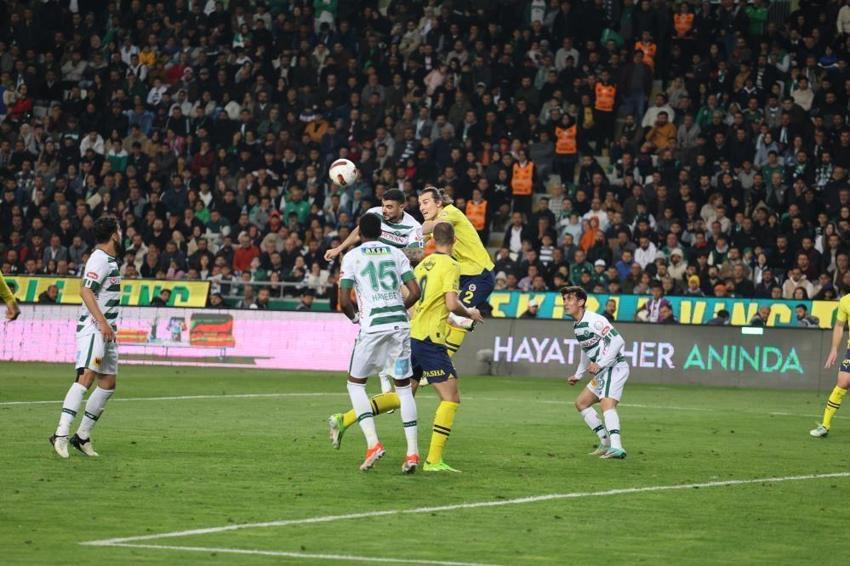 6 sezondur yüzümüz gülmüyor deyip Ali Koç ve İsmail Kartal'a yüklendi: İstifa edin, bu takımdan gidin