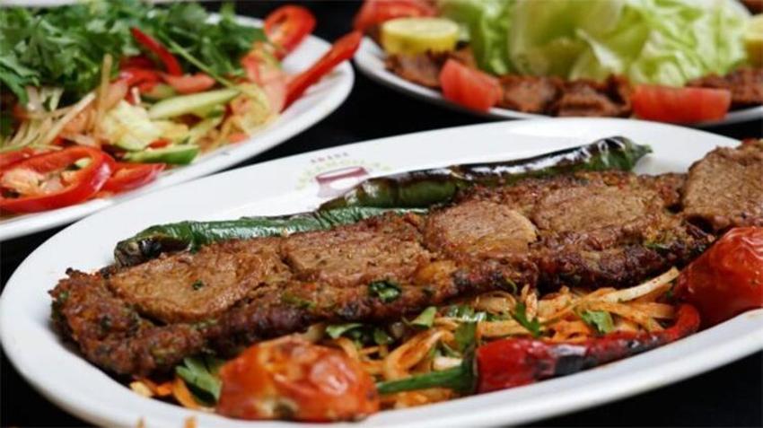 Adana'da yüzyıllardır devam eden gelenek: Ciğer kebabıyla kahvaltı 