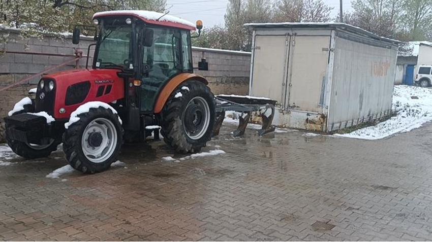 Resmen lapa lapa kar yağdı! Mayıs ayında her yer beyaza büründü, sıcaklıklar sıfırın altına düştü