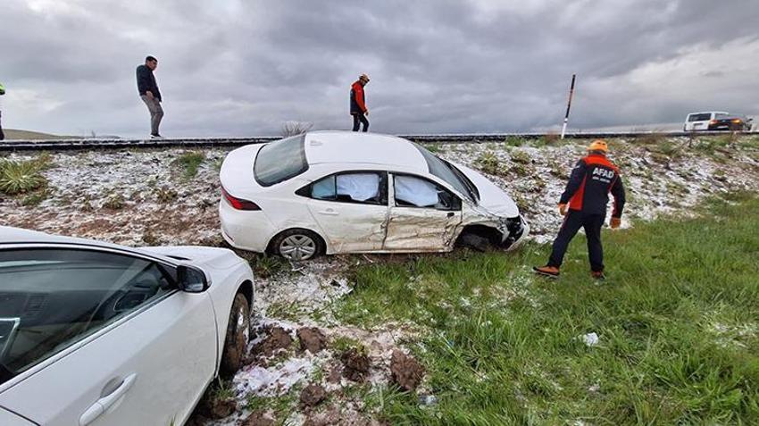 Resmen lapa lapa kar yağdı! Mayıs ayında her yer beyaza büründü, sıcaklıklar sıfırın altına düştü