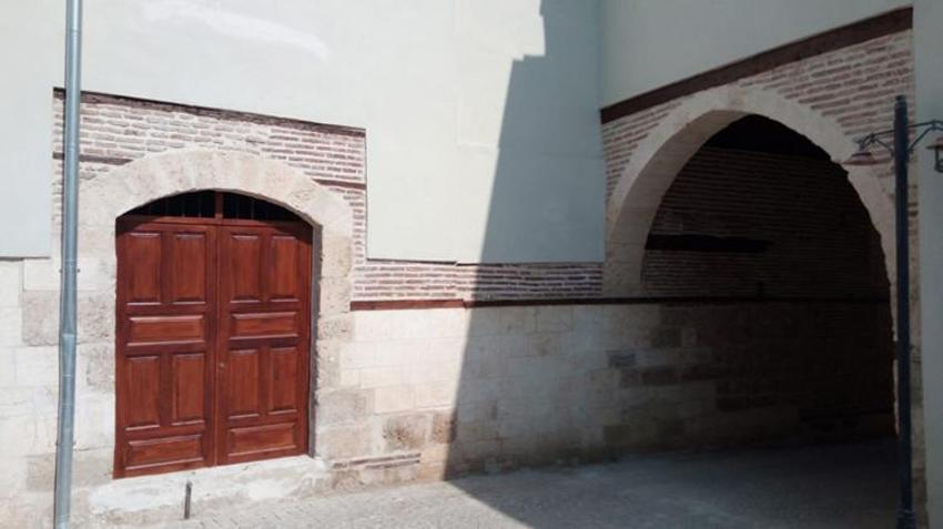 Adana'da 700 yıllık Musa Ballı konağı zamana meydan okuyor