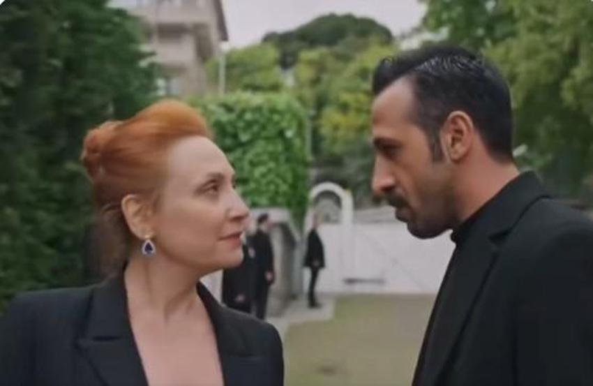 Bir sahne Abidin'in sırrını verdi: Yalı Çapkını dizisinde İfakat mesajı vermiş! Meğer Korhanlar'ın konağında her şey gün gibi ortadaymış