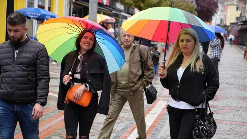 Sağanak yağış ve toz taşınımı uyarısı! Meteoroloji ve valilikten peş peşe uyarılar geldi