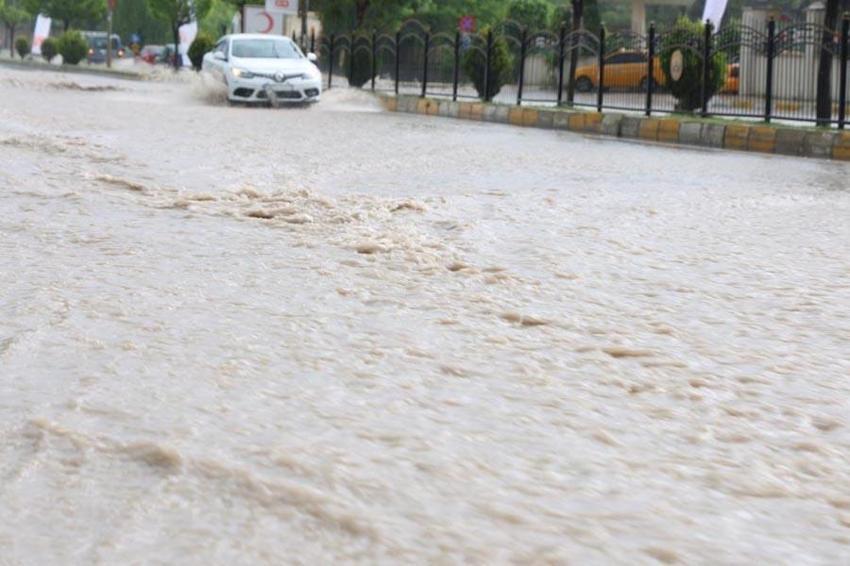 Sağanak ve fırtına uyarısı geldi! AKOM ve Meteoroloji açıkladı: Kuvvetli olacak